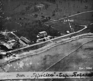 Le Petit Chateau - Bar - 6