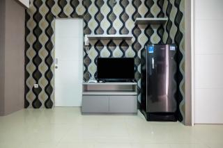 Modern and Comfort 2BR Bassura City Apartment By Travelio - Jacarta - 2