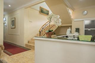 Urbanview Hotel Mon Bel Cibodas by RedDoorz - 1