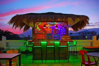 Antwet Backpacker's Inn & Rooftop Bar - Dumaguete - 1
