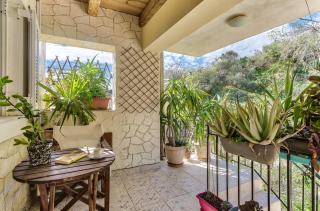 Green Boat Apartment with Sea View, by ZanteWize - 4