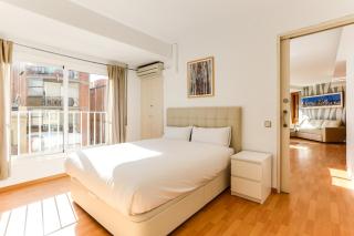Luminous 2 Bedroom next to Sagrada Familia - 4