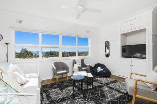 Whitecaps, 26 East Street - Crescent Head - 6