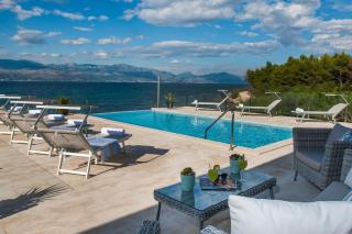 Villa R&B - 1
