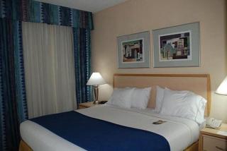 Holiday Inn Express Hotel & Suites San Antonio - Rivercenter Area by IHG - San Antonio - 2