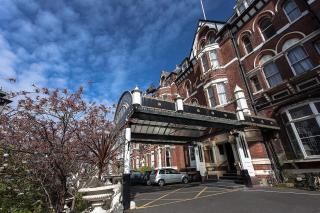 Prince Of Wales Hotel - 4