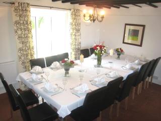 Arden Hill Farmhouse - Hot Tub, Snooker Table, Sleeps 16 - Stratford-upon-Avon - 7