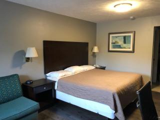 Deerfield Inn and Suites - Fairview - 1