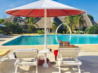 Karibuni Hotel & Villas - 9