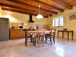 Holiday home with pool, enclosed garden - 8