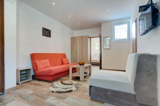 Sunny Grapes Apartments - Budva - 4
