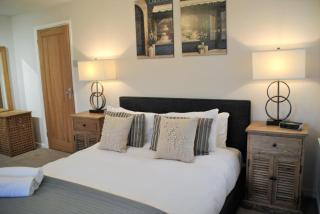 Spacious 2-Bedroom Apartments in Windsor CH - Windsor - 3