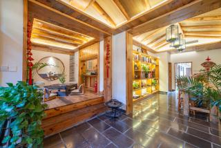 Zhangjiejie Yuelu Homestay Nearby the Entrance of Avatar mount Free illy coffee & Fresh Fruit, Free Laundry and Drying Service - 9