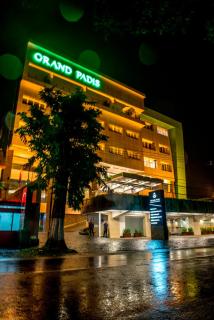 Grand Padis Hotel - Bondowoso - 0