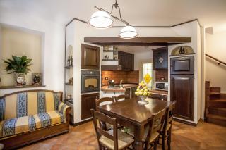 Tina House - Il cortile nel centro storico di Taormina - 5