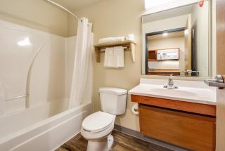 Econo Lodge Burlington I-70 - 2