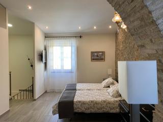 PINTOR MASSANET - Casa de piedra adaptada en LEscala - L'Escala - 1