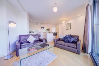 Cleyro Serviced Apartments - Finzels Reach - 4