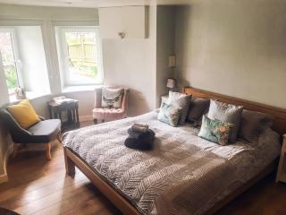 Garden Apartment - 0