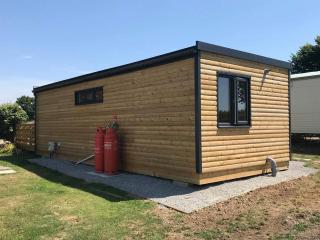 Acorn Camping and Caravan Park - Llantwit Major - 4