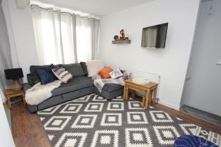 Apartment 3 Broadhurst Court sleeps 4 minutes from town centre & train - Stockport - 0