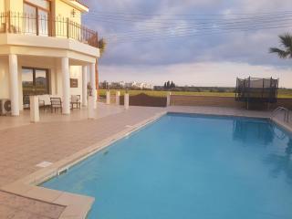 Larnaca Mansion Ideal for 3 Families or more - Larnaca - 8