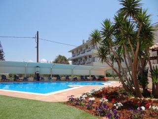 Perla Beach - Agia Marina Nea Kydonias - 2