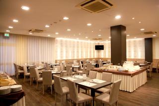 Hotel Majorca sul Mare in centro a Riccione - Riccione - 4