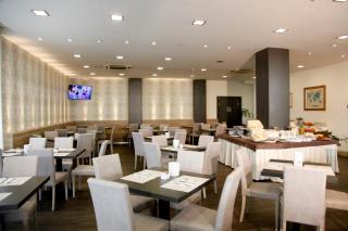 Hotel Majorca sul Mare in centro a Riccione - Riccione - 5