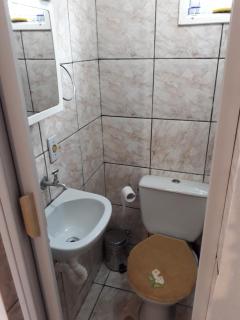 Suíte simples com entrada independente na região central de Paraty - 3