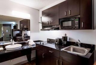 Studio 6 LaGrange - 7