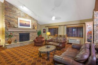 AmericInn by Wyndham Okoboji - Okoboji - 7
