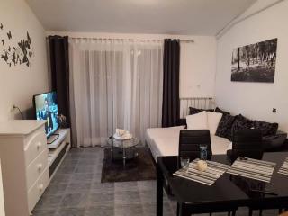 Apartments Sara - Tisno - 7