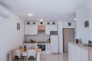 Poolside Hideout Apartments - Novalja - 5