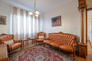 ARTilcious Two Bedroom Park View Apartment - 4