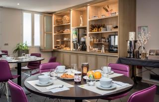 Logis Hôtel Restaurant Les 2 Rives - A75, en bordure de rivière - 5