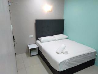 Jalan Saujana Klia 1/1 - Sepang - 0