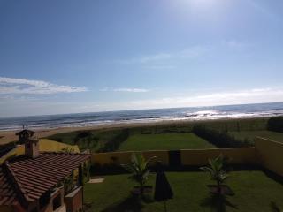 Cabo Frio, Piscina de frente pro Mar, Pé na areia - 7