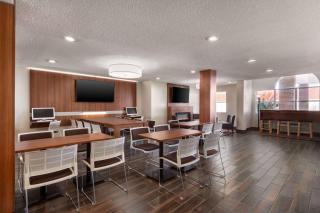 Microtel Inn & Suites by Wyndham - Tifton - 2