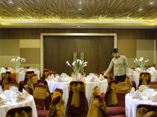 Hotel Santika Pandegiling - Surabaya - Surabaya - 8