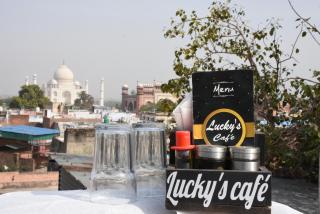 Lucky Restaurant & Guest House - Agra - 3
