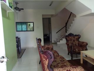 Muslim Dinaim Homestay - Tanjung Malim - 6