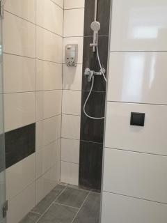 Apartment, modern und neu renoviert - 9