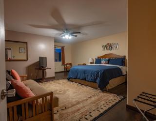 Bryce Trails Bed and Breakfast - Tropic - 4