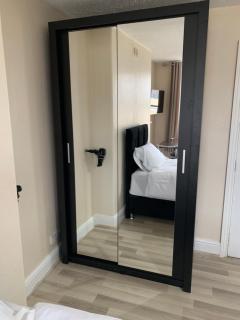 Cotswold Valley Aparthotel - 7