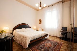 Room Cavour, nearby Cinqueterre - La Spezia - 0