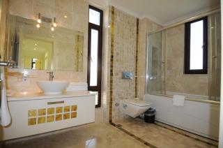 Gold City Luxury Accommodation - Kargicak - 6
