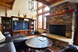 Blue Mountain-Luxurious BlueSki George Chalet, Hot Tub, Pool, Gas Fireplace - Blue Mountains - 4