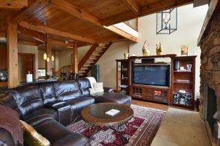 Blue Mountain-Luxurious BlueSki George Chalet, Hot Tub, Pool, Gas Fireplace - Blue Mountains - 8