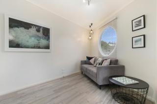 Lake House - Lake Tyers - 6